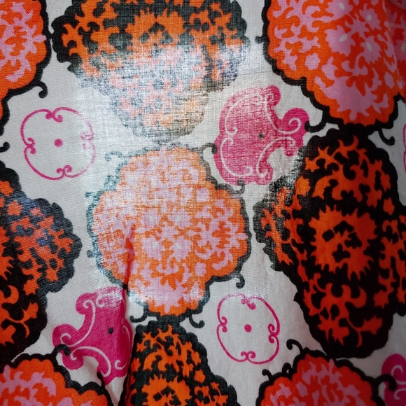 Becky & Max V-neck Colorful Floral Top - Picture 3 of 7